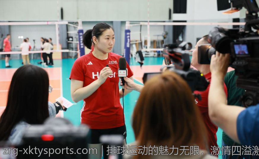 排球运动的魅力无限，激情四溢激发青春活力